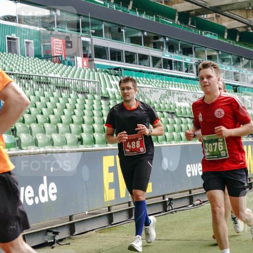 13.09.2026 - 21. swb-Marathon Bremen Michael Burmester http://msf.ph/oto/10431514 13.09.2026 13:04:18 Laufen im Stadion 178, 209, 210, 488, 534, 565, 596, 725, 762, 881, 940, 1014, 1239, 1307, 1343, 1373, 1456, 1458, 1460, 1479, 1611, 1627, 1649, 1653, 1656, 1687, 1771, 1780, 1914, 1932, 1941, 2023, 2126, 2223, 2369, 2430, 2434, 2452, 2513, 2625, 2723, 2851, 2867, 2872, 2891, 2900, 2910, 2919, 2934, 2957, 2959, 2977, 3028, 3135, 3217, 3320, 3343, 3360, 3402, 3419, 3425, 3454, 3460, 3510, 3521, 3579, 3597, 3618, 3796, 3846, 3859, 3909, 3938, 3970, 4077, 242 meine-sportfotos.de