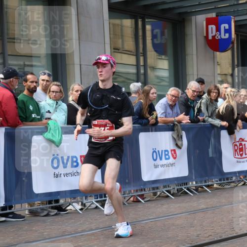13.09.2026 - 21. swb-Marathon Bremen Strokosch-Dieckow http://msf.ph/oto/10431516 13.09.2026 13:11:23 Ziel 382, 826, 4368, 4651, 5585, 6059, 6668, 7109, 8982, 8996, 9398, 13055, 335, 1349, 2087, 3440, 3448, 3484, 3647, 3899, 4429, 6274, 6471, 8183, 8474, 9291, 9410, 9618, 9762 meine-sportfotos.de