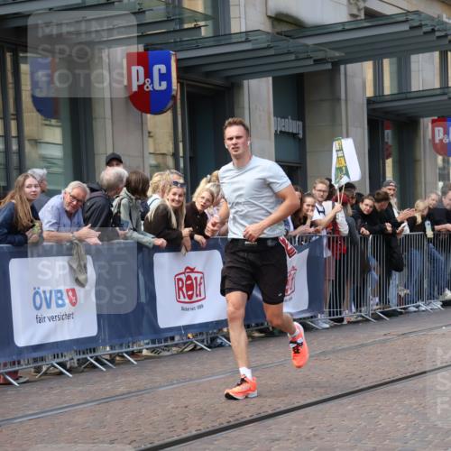 13.09.2026 - 21. swb-Marathon Bremen Strokosch-Dieckow http://msf.ph/oto/10431534 13.09.2026 13:11:23 Ziel 382, 826, 4368, 4651, 5585, 6059, 6668, 7109, 8982, 8996, 9398, 13055, 335, 1349, 2087, 3440, 3448, 3484, 3647, 3899, 4429, 6274, 6471, 8183, 8474, 9291, 9410, 9618, 9762 meine-sportfotos.de