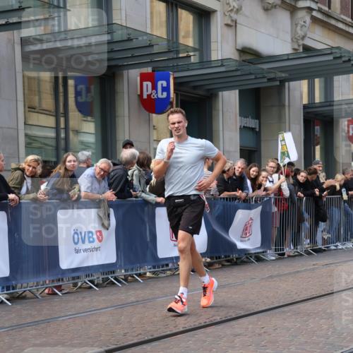 13.09.2026 - 21. swb-Marathon Bremen Strokosch-Dieckow http://msf.ph/oto/10431544 13.09.2026 13:11:24 Ziel 382, 826, 4368, 4651, 5521, 5585, 6059, 6668, 7109, 8982, 8996, 9398, 13055, 335, 382, 1349, 2087, 3440, 3448, 3484, 3647, 3899, 4429, 6274, 8183, 8474, 9291, 9410, 9618, 9762 meine-sportfotos.de