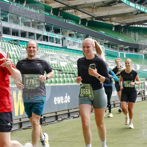 13.09.2026 - 21. swb-Marathon Bremen Michael Burmester http://msf.ph/oto/10431547 13.09.2026 13:04:19 Laufen im Stadion 178, 209, 210, 488, 534, 565, 596, 725, 762, 881, 940, 1014, 1239, 1307, 1343, 1373, 1456, 1458, 1460, 1479, 1611, 1627, 1649, 1653, 1656, 1687, 1771, 1780, 1914, 1932, 1941, 2023, 2126, 2223, 2369, 2430, 2434, 2452, 2513, 2625, 2723, 2851, 2867, 2872, 2891, 2900, 2910, 2919, 2934, 2957, 2959, 2977, 3028, 3135, 3217, 3320, 3343, 3360, 3402, 3419, 3425, 3454, 3460, 3510, 3521, 3579, 3597, 3618, 3796, 3846, 3859, 3909, 3970, 4077, 242 meine-sportfotos.de