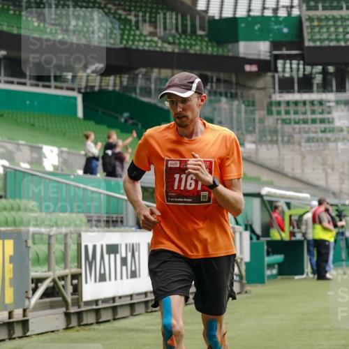 13.09.2026 - 21. swb-Marathon Bremen Michael Burmester http://msf.ph/oto/10431578 13.09.2026 12:27:41 Laufen im Stadion 103, 206, 238, 322, 358, 420, 553, 574, 649, 841, 875, 1161, 1253, 1256, 1352, 1391, 1525, 1724, 1783, 1917, 2032, 3662, 4264, 149, 289, 798, 1313, 1483, 1490, 1544, 1567 meine-sportfotos.de