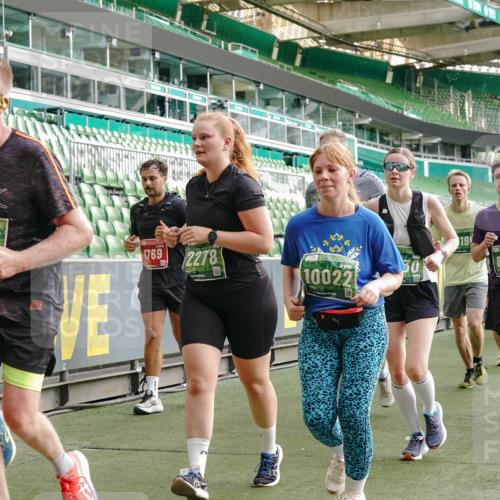 13.09.2026 - 21. swb-Marathon Bremen Michael Burmester http://msf.ph/oto/10431603 13.09.2026 13:29:02 Laufen im Stadion 111, 171, 220, 422, 476, 478, 685, 726, 729, 754, 829, 888, 925, 986, 1079, 1217, 1220, 1242, 1270, 1298, 1325, 1384, 1496, 1615, 1741, 1777, 1886, 1958, 1984, 2236, 2238, 2326, 2365, 2436, 2472, 2502, 2546, 2574, 2593, 2740, 2743, 2830, 2862, 2868, 2924, 2991, 3020, 3053, 3061, 3129, 3154, 3238, 3274, 3286, 3321, 3361, 3563, 3589, 3594, 3595, 3605, 3678, 3694, 3755, 3758, 3798, 3826, 3853, 3885, 3898, 3953, 3965, 3971, 3987, 4011, 4108, 4238, 4457, 4660 meine-sportfotos.de