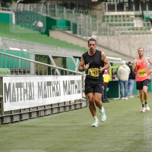 13.09.2026 - 21. swb-Marathon Bremen Michael Burmester http://msf.ph/oto/10431621 13.09.2026 10:22:57 Laufen im Stadion 10235, 10302, 10341, 10441, 10575, 10592, 10782, 10926, 11083, 11127, 11198, 11227, 11338, 11454, 11619, 11713, 11721, 11738, 11854, 11916, 11944, 12003, 12053, 12209, 12339, 12370, 12395, 12404, 12520, 12538, 13507, 13513, 13519, 13535, 13539, 13551, 13553, 13556, 13559, 13563, 13568, 13584, 13587, 13608, 13616, 13636, 13641, 13642, 10366, 10475, 11481, 11652, 13530, 13533, 13534, 13536, 13541, 13543, 13564 meine-sportfotos.de