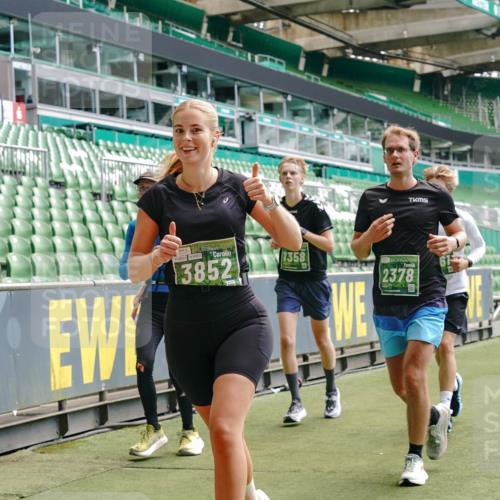 13.09.2026 - 21. swb-Marathon Bremen Michael Burmester http://msf.ph/oto/10431641 13.09.2026 13:04:20 Laufen im Stadion 178, 209, 210, 488, 534, 565, 596, 725, 762, 881, 940, 1014, 1239, 1307, 1343, 1373, 1456, 1458, 1460, 1479, 1611, 1627, 1649, 1653, 1656, 1687, 1771, 1780, 1914, 1932, 1941, 2023, 2126, 2223, 2369, 2430, 2434, 2452, 2513, 2625, 2723, 2851, 2867, 2872, 2891, 2900, 2910, 2919, 2934, 2957, 2959, 2977, 3028, 3135, 3217, 3320, 3343, 3360, 3402, 3419, 3425, 3454, 3460, 3510, 3521, 3579, 3597, 3618, 3796, 3846, 3859, 3909, 3970, 4077, 242 meine-sportfotos.de