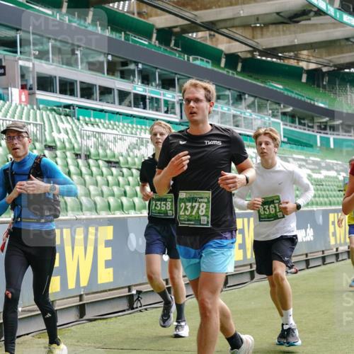13.09.2026 - 21. swb-Marathon Bremen Michael Burmester http://msf.ph/oto/10431680 13.09.2026 13:04:21 Laufen im Stadion 178, 209, 210, 488, 534, 565, 596, 725, 762, 881, 940, 1014, 1239, 1307, 1343, 1373, 1456, 1458, 1460, 1479, 1611, 1627, 1649, 1653, 1656, 1687, 1771, 1780, 1914, 1932, 1941, 2023, 2089, 2126, 2223, 2369, 2430, 2434, 2452, 2513, 2625, 2723, 2851, 2867, 2872, 2891, 2910, 2919, 2934, 2957, 2959, 2977, 3028, 3135, 3217, 3320, 3343, 3360, 3402, 3419, 3425, 3454, 3460, 3510, 3521, 3579, 3597, 3618, 3796, 3846, 3859, 3909, 3970, 4077, 242 meine-sportfotos.de