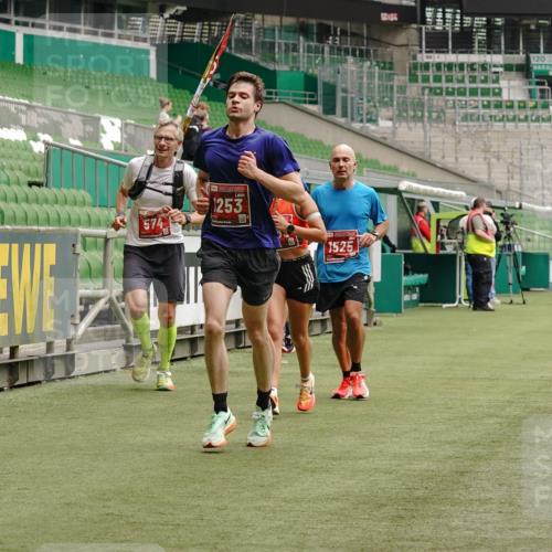 13.09.2026 - 21. swb-Marathon Bremen Michael Burmester http://msf.ph/oto/10431686 13.09.2026 12:27:55 Laufen im Stadion 103, 238, 322, 358, 420, 553, 574, 649, 841, 1161, 1253, 1256, 1352, 1391, 1428, 1525, 1724, 1783, 1917, 2032, 3662, 4264, 149, 289, 798, 814, 1313, 1483, 1490, 1544, 1567 meine-sportfotos.de
