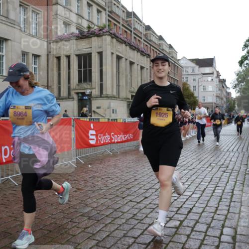 13.09.2026 - Kiel Lauf Yannick Fuchs http://msf.ph/oto/10431740 13.09.2026 11:17:21 Ziel 7400, 9570, 608, 1925, 2050, 3995, 6977, 7800, 7880, 8630, 8964, 9428, 12226, 12370, 7720, 1925, 6977, 8964, 10554, 11584, 11926 meine-sportfotos.de