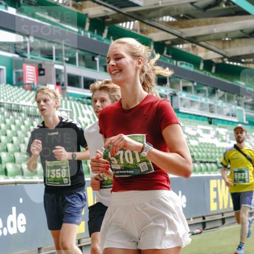 13.09.2026 - 21. swb-Marathon Bremen Michael Burmester http://msf.ph/oto/10431753 13.09.2026 13:04:22 Laufen im Stadion 178, 209, 210, 488, 534, 565, 596, 725, 762, 881, 940, 1014, 1239, 1307, 1343, 1373, 1456, 1458, 1460, 1479, 1611, 1627, 1649, 1653, 1656, 1687, 1771, 1780, 1914, 1932, 1941, 2023, 2089, 2126, 2223, 2369, 2430, 2434, 2452, 2513, 2602, 2625, 2723, 2851, 2867, 2872, 2891, 2910, 2919, 2934, 2957, 2959, 2977, 3028, 3135, 3217, 3320, 3343, 3360, 3402, 3419, 3425, 3454, 3460, 3510, 3521, 3579, 3597, 3618, 3796, 3846, 3859, 3909, 3970, 4077, 242 meine-sportfotos.de