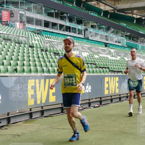 13.09.2026 - 21. swb-Marathon Bremen Michael Burmester http://msf.ph/oto/10431763 13.09.2026 13:04:23 Laufen im Stadion 178, 209, 210, 488, 534, 536, 565, 596, 725, 762, 881, 940, 1014, 1239, 1307, 1343, 1373, 1456, 1458, 1460, 1479, 1611, 1627, 1649, 1653, 1656, 1687, 1771, 1780, 1914, 1932, 1941, 2023, 2089, 2126, 2223, 2369, 2430, 2434, 2452, 2513, 2602, 2625, 2723, 2851, 2867, 2872, 2891, 2910, 2919, 2934, 2957, 2959, 2977, 3028, 3135, 3217, 3320, 3343, 3360, 3402, 3419, 3425, 3454, 3460, 3510, 3521, 3579, 3597, 3618, 3796, 3846, 3859, 3909, 3970, 4077, 242 meine-sportfotos.de
