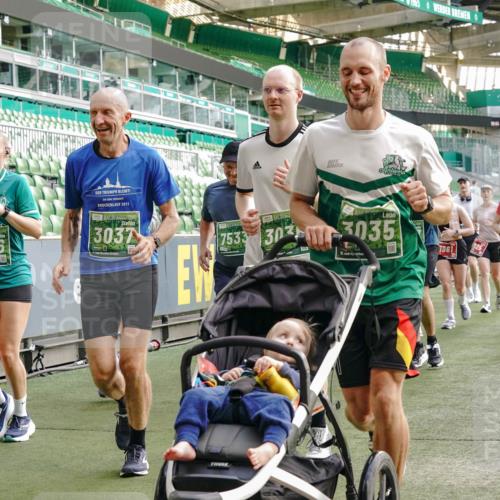 13.09.2026 - 21. swb-Marathon Bremen Michael Burmester http://msf.ph/oto/10431781 13.09.2026 13:29:09 Laufen im Stadion 111, 171, 220, 422, 476, 478, 685, 726, 729, 754, 767, 829, 888, 925, 986, 1079, 1217, 1220, 1242, 1270, 1298, 1325, 1384, 1496, 1615, 1633, 1634, 1741, 1777, 1886, 1958, 1984, 2238, 2263, 2326, 2365, 2436, 2449, 2472, 2502, 2546, 2574, 2593, 2738, 2740, 2743, 2830, 2862, 2868, 2924, 2991, 3020, 3053, 3061, 3129, 3154, 3238, 3274, 3286, 3321, 3361, 3563, 3589, 3594, 3595, 3605, 3678, 3694, 3755, 3758, 3798, 3826, 3853, 3898, 3953, 3965, 3971, 3987, 4011, 4108, 4238, 4457, 4660 meine-sportfotos.de