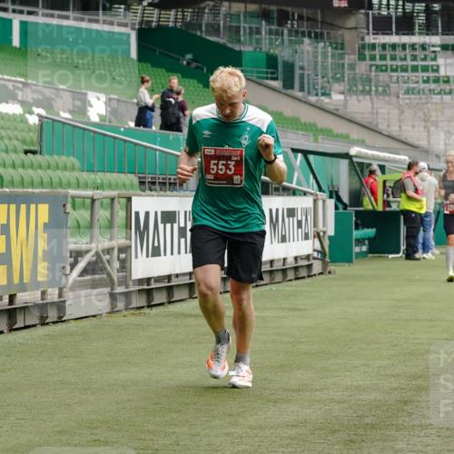 13.09.2026 - 21. swb-Marathon Bremen Michael Burmester http://msf.ph/oto/10431792 13.09.2026 12:28:03 Laufen im Stadion 103, 238, 358, 420, 553, 574, 649, 719, 959, 1161, 1253, 1256, 1352, 1391, 1428, 1525, 1724, 1783, 1917, 2032, 3662, 4264, 149, 289, 798, 814, 1313, 1483, 1490, 1544, 1567 meine-sportfotos.de