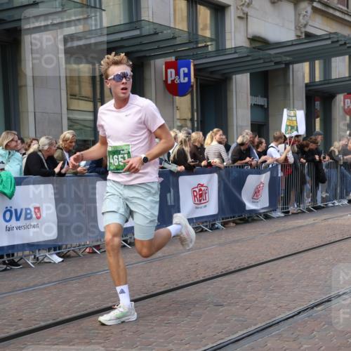 13.09.2026 - 21. swb-Marathon Bremen Strokosch-Dieckow http://msf.ph/oto/10431812 13.09.2026 13:11:34 Ziel 493, 826, 863, 2444, 3336, 4368, 4651, 4698, 5521, 5585, 5893, 6059, 6668, 7621, 8996, 9398, 13055, 382, 1349, 2087, 3899, 6274, 7109, 8474, 8982, 9291, 9618 meine-sportfotos.de