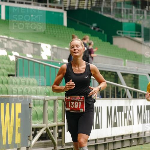 13.09.2026 - 21. swb-Marathon Bremen Michael Burmester http://msf.ph/oto/10431857 13.09.2026 12:28:09 Laufen im Stadion 103, 238, 358, 420, 553, 574, 649, 719, 959, 1161, 1253, 1256, 1352, 1391, 1428, 1525, 1724, 1783, 1917, 2032, 3662, 4264, 149, 289, 798, 814, 1313, 1483, 1490, 1544 meine-sportfotos.de