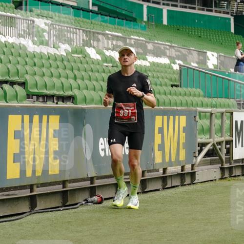 13.09.2026 - 21. swb-Marathon Bremen Michael Burmester http://msf.ph/oto/10431958 13.09.2026 12:28:15 Laufen im Stadion 103, 238, 358, 420, 553, 574, 649, 719, 959, 1161, 1253, 1256, 1352, 1391, 1428, 1525, 1724, 1783, 1917, 2032, 3662, 4264, 149, 289, 814, 968, 1313, 1483, 1490, 1544 meine-sportfotos.de