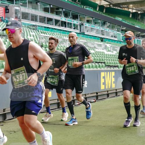 13.09.2026 - 21. swb-Marathon Bremen Michael Burmester http://msf.ph/oto/10431960 13.09.2026 13:04:29 Laufen im Stadion 178, 209, 210, 323, 488, 534, 536, 565, 596, 725, 762, 881, 940, 1014, 1239, 1307, 1343, 1373, 1456, 1458, 1479, 1627, 1649, 1653, 1656, 1687, 1771, 1780, 1914, 1932, 1941, 2023, 2089, 2126, 2223, 2369, 2430, 2434, 2452, 2602, 2625, 2723, 2742, 2764, 2851, 2867, 2872, 2891, 2910, 2919, 2934, 2957, 2959, 2977, 2985, 3028, 3135, 3217, 3320, 3343, 3360, 3402, 3419, 3425, 3454, 3460, 3510, 3521, 3579, 3597, 3618, 3796, 3846, 3859, 3909, 242 meine-sportfotos.de