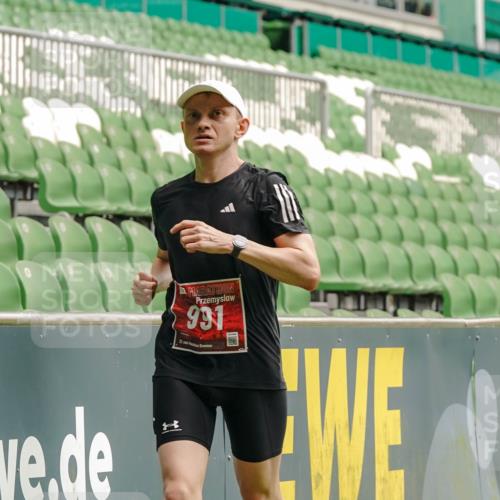13.09.2026 - 21. swb-Marathon Bremen Michael Burmester http://msf.ph/oto/10431974 13.09.2026 12:28:17 Laufen im Stadion 103, 238, 358, 420, 553, 574, 649, 719, 959, 1161, 1253, 1256, 1352, 1391, 1428, 1525, 1724, 1783, 1917, 2032, 3662, 4264, 149, 289, 814, 968, 1313, 1483, 1490, 1544 meine-sportfotos.de