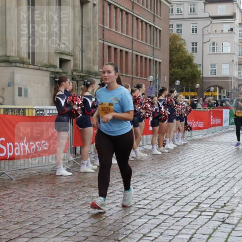 13.09.2026 - Kiel Lauf Yannick Fuchs http://msf.ph/oto/10432003 13.09.2026 11:18:56 Ziel 4035, 9893, 10057, 11039, 1645, 6513, 8171, 8181, 8735, 9103, 11388, 5422, 7298, 8171 meine-sportfotos.de