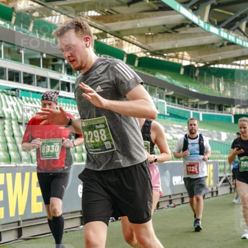 13.09.2026 - 21. swb-Marathon Bremen Michael Burmester http://msf.ph/oto/10432038 13.09.2026 13:29:23 Laufen im Stadion 111, 171, 220, 405, 422, 476, 478, 685, 729, 754, 767, 829, 925, 986, 1079, 1217, 1220, 1242, 1270, 1298, 1325, 1384, 1496, 1615, 1633, 1634, 1741, 1777, 1811, 1886, 1983, 2238, 2263, 2326, 2365, 2436, 2449, 2472, 2546, 2574, 2593, 2738, 2740, 2743, 2830, 2862, 2868, 2924, 2991, 3020, 3053, 3061, 3129, 3154, 3238, 3274, 3286, 3321, 3361, 3563, 3589, 3594, 3595, 3605, 3678, 3694, 3755, 3758, 3798, 3826, 3853, 3898, 3929, 3953, 3965, 3971, 3987, 4011, 4056, 4108, 4238 meine-sportfotos.de