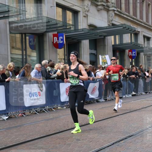 13.09.2026 - 21. swb-Marathon Bremen Strokosch-Dieckow http://msf.ph/oto/10432041 13.09.2026 13:11:44 Ziel 493, 826, 863, 2444, 2447, 2820, 3336, 3703, 4283, 4368, 4698, 5521, 5893, 5940, 6107, 6668, 6739, 7621, 9398, 13013, 382, 3899, 4651, 5585, 6059, 7109, 8982, 8996, 13055 meine-sportfotos.de