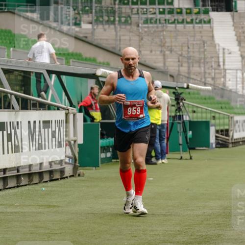 13.09.2026 - 21. swb-Marathon Bremen Michael Burmester http://msf.ph/oto/10432044 13.09.2026 12:28:32 Laufen im Stadion 103, 358, 420, 553, 574, 649, 719, 858, 934, 959, 1161, 1253, 1256, 1352, 1391, 1428, 1525, 1724, 1783, 1917, 2032, 3662, 4264, 149, 289, 447, 814, 968, 1187, 1313, 1544, 2044, 2143 meine-sportfotos.de