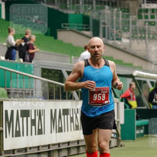 13.09.2026 - 21. swb-Marathon Bremen Michael Burmester http://msf.ph/oto/10432056 13.09.2026 12:28:34 Laufen im Stadion 103, 358, 420, 553, 574, 649, 719, 858, 934, 959, 1161, 1253, 1256, 1352, 1391, 1428, 1525, 1724, 1783, 1917, 2032, 3662, 4264, 149, 289, 447, 814, 968, 1187, 1313, 1544, 2044, 2143 meine-sportfotos.de