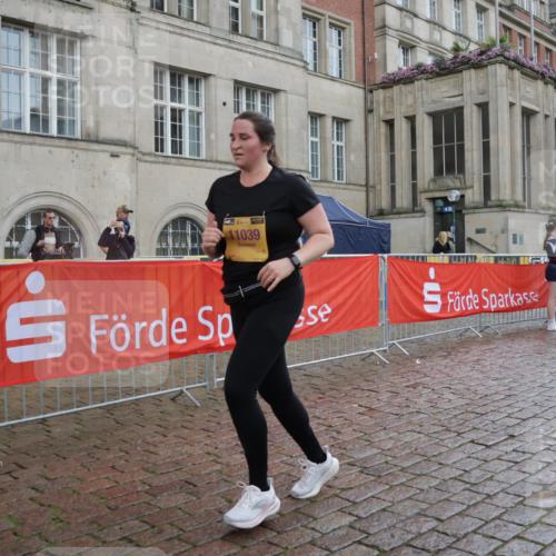 13.09.2026 - Kiel Lauf Yannick Fuchs http://msf.ph/oto/10432102 13.09.2026 11:19:28 Ziel 4407, 10581, 4035, 8735, 9103, 9893, 10057, 11039, 11388, 422, 3505, 10951, 4035, 10057, 11039 meine-sportfotos.de