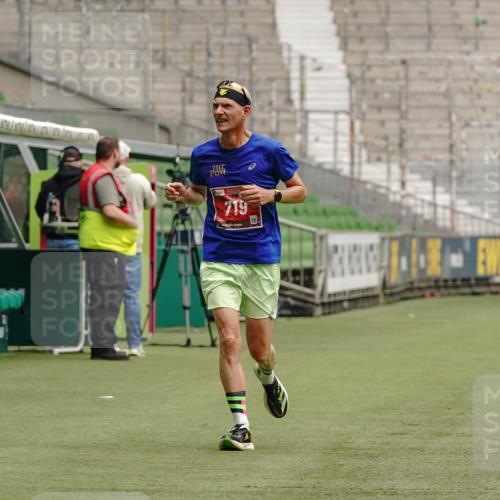 13.09.2026 - 21. swb-Marathon Bremen Michael Burmester http://msf.ph/oto/10432108 13.09.2026 12:28:41 Laufen im Stadion 358, 420, 520, 547, 553, 574, 649, 719, 858, 934, 959, 1161, 1253, 1256, 1352, 1391, 1428, 1525, 1724, 1783, 1917, 2032, 3662, 4264, 149, 447, 814, 968, 1187, 1313, 1544, 1840, 2044, 2143 meine-sportfotos.de