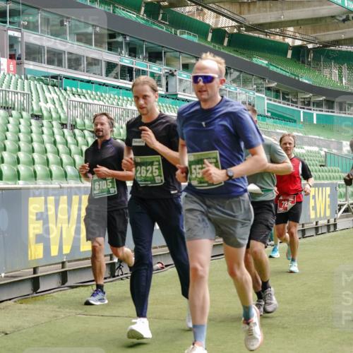 13.09.2026 - 21. swb-Marathon Bremen Michael Burmester http://msf.ph/oto/10432124 13.09.2026 13:04:33 Laufen im Stadion 178, 209, 210, 323, 488, 534, 536, 565, 596, 647, 725, 762, 881, 940, 1014, 1073, 1239, 1243, 1307, 1343, 1373, 1456, 1458, 1479, 1627, 1649, 1653, 1656, 1687, 1771, 1780, 1914, 1932, 1941, 2023, 2089, 2126, 2223, 2241, 2369, 2430, 2434, 2452, 2602, 2625, 2723, 2742, 2764, 2851, 2867, 2872, 2891, 2910, 2919, 2934, 2957, 2959, 2977, 2985, 3028, 3030, 3135, 3217, 3278, 3320, 3343, 3360, 3402, 3419, 3425, 3454, 3510, 3521, 3579, 3597, 3618, 3796, 3846, 3859, 3909, 242 meine-sportfotos.de