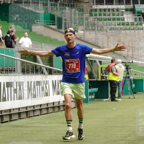 13.09.2026 - 21. swb-Marathon Bremen Michael Burmester http://msf.ph/oto/10432125 13.09.2026 12:28:45 Laufen im Stadion 358, 420, 520, 547, 553, 574, 649, 719, 858, 934, 959, 1161, 1253, 1256, 1352, 1391, 1428, 1525, 1724, 1783, 1917, 2032, 3662, 4264, 149, 447, 814, 968, 1187, 1313, 1544, 1840, 2044, 2143 meine-sportfotos.de