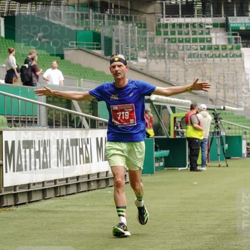 13.09.2026 - 21. swb-Marathon Bremen Michael Burmester http://msf.ph/oto/10432131 13.09.2026 12:28:45 Laufen im Stadion 358, 420, 520, 547, 553, 574, 649, 719, 858, 934, 959, 1161, 1253, 1256, 1352, 1391, 1428, 1525, 1724, 1783, 1917, 2032, 3662, 4264, 149, 447, 814, 968, 1187, 1313, 1544, 1840, 2044, 2143 meine-sportfotos.de