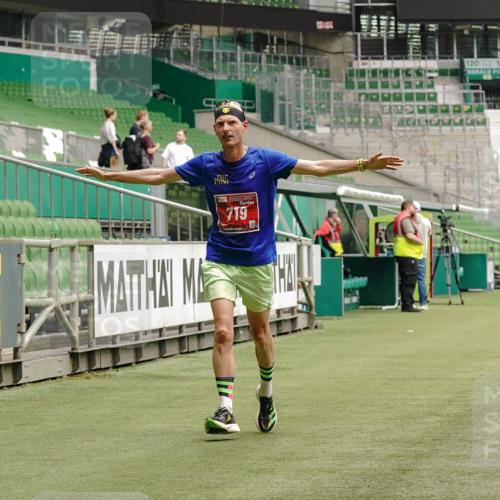 13.09.2026 - 21. swb-Marathon Bremen Michael Burmester http://msf.ph/oto/10432139 13.09.2026 12:28:45 Laufen im Stadion 358, 420, 520, 547, 553, 574, 649, 719, 858, 934, 959, 1161, 1253, 1256, 1352, 1391, 1428, 1525, 1724, 1783, 1917, 2032, 3662, 4264, 149, 447, 814, 968, 1187, 1313, 1544, 1840, 2044, 2143 meine-sportfotos.de