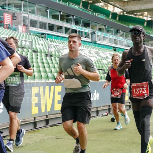 13.09.2026 - 21. swb-Marathon Bremen Michael Burmester http://msf.ph/oto/10432158 13.09.2026 13:04:34 Laufen im Stadion 178, 209, 210, 323, 488, 534, 536, 565, 596, 647, 725, 762, 881, 940, 1014, 1073, 1239, 1243, 1307, 1308, 1343, 1373, 1456, 1458, 1479, 1627, 1649, 1653, 1656, 1687, 1771, 1780, 1914, 1932, 1941, 2023, 2089, 2126, 2223, 2241, 2301, 2369, 2430, 2434, 2452, 2602, 2625, 2723, 2742, 2764, 2851, 2867, 2872, 2891, 2910, 2919, 2934, 2957, 2959, 2977, 2985, 3028, 3030, 3135, 3217, 3278, 3320, 3343, 3360, 3402, 3419, 3425, 3454, 3510, 3521, 3579, 3597, 3618, 3796, 3846, 3859, 3909, 242 meine-sportfotos.de