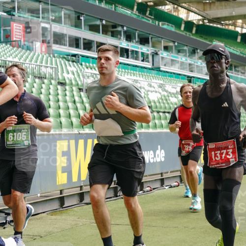 13.09.2026 - 21. swb-Marathon Bremen Michael Burmester http://msf.ph/oto/10432170 13.09.2026 13:04:34 Laufen im Stadion 178, 209, 210, 323, 488, 534, 536, 565, 596, 647, 725, 762, 881, 940, 1014, 1073, 1239, 1243, 1307, 1308, 1343, 1373, 1456, 1458, 1479, 1627, 1649, 1653, 1656, 1687, 1771, 1780, 1914, 1932, 1941, 2023, 2089, 2126, 2223, 2241, 2301, 2369, 2430, 2434, 2452, 2602, 2625, 2723, 2742, 2764, 2851, 2867, 2872, 2891, 2910, 2919, 2934, 2957, 2959, 2977, 2985, 3028, 3030, 3135, 3217, 3278, 3320, 3343, 3360, 3402, 3419, 3425, 3454, 3510, 3521, 3579, 3597, 3618, 3796, 3846, 3859, 3909, 242 meine-sportfotos.de