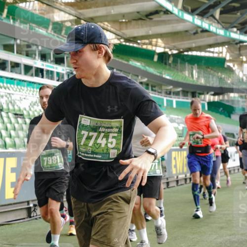 13.09.2026 - 21. swb-Marathon Bremen Michael Burmester http://msf.ph/oto/10432181 13.09.2026 13:29:30 Laufen im Stadion 171, 220, 297, 405, 422, 476, 685, 729, 754, 767, 986, 1079, 1217, 1220, 1242, 1270, 1298, 1325, 1384, 1615, 1633, 1634, 1741, 1777, 1810, 1811, 1886, 1983, 2238, 2263, 2326, 2365, 2436, 2449, 2472, 2546, 2574, 2593, 2615, 2738, 2740, 2743, 2830, 2862, 2868, 2924, 2991, 3020, 3053, 3061, 3129, 3154, 3227, 3238, 3274, 3286, 3321, 3361, 3563, 3589, 3594, 3595, 3605, 3678, 3694, 3755, 3758, 3798, 3826, 3853, 3898, 3929, 3953, 3965, 3971, 3987, 4011, 4056, 4108, 4238 meine-sportfotos.de