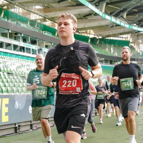 13.09.2026 - 21. swb-Marathon Bremen Michael Burmester http://msf.ph/oto/10432216 13.09.2026 13:29:32 Laufen im Stadion 171, 220, 297, 405, 422, 476, 685, 729, 754, 767, 986, 1079, 1217, 1220, 1242, 1270, 1298, 1325, 1384, 1615, 1633, 1634, 1741, 1777, 1810, 1811, 1886, 1983, 2238, 2263, 2326, 2365, 2436, 2449, 2472, 2546, 2574, 2593, 2615, 2738, 2740, 2743, 2830, 2862, 2868, 2924, 2991, 3020, 3053, 3061, 3129, 3154, 3227, 3238, 3274, 3286, 3321, 3361, 3563, 3589, 3594, 3595, 3605, 3678, 3694, 3755, 3758, 3798, 3826, 3853, 3898, 3929, 3953, 3965, 3971, 3987, 4011, 4056, 4108, 4238 meine-sportfotos.de