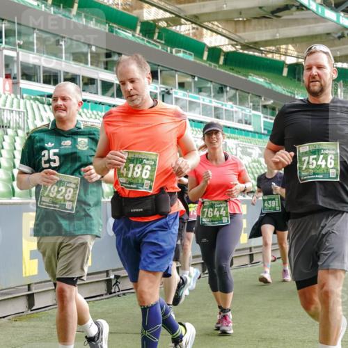 13.09.2026 - 21. swb-Marathon Bremen Michael Burmester http://msf.ph/oto/10432234 13.09.2026 13:29:33 Laufen im Stadion 171, 220, 297, 405, 422, 476, 685, 729, 754, 767, 986, 1079, 1217, 1242, 1270, 1298, 1325, 1384, 1615, 1633, 1634, 1741, 1777, 1810, 1811, 1886, 1983, 2238, 2263, 2326, 2365, 2436, 2449, 2472, 2546, 2574, 2593, 2615, 2738, 2740, 2743, 2830, 2862, 2868, 2924, 2991, 3020, 3053, 3061, 3129, 3154, 3227, 3238, 3274, 3286, 3321, 3361, 3563, 3589, 3594, 3595, 3605, 3678, 3694, 3755, 3758, 3798, 3826, 3853, 3898, 3929, 3953, 3965, 3971, 3987, 4011, 4056, 4108, 4238 meine-sportfotos.de
