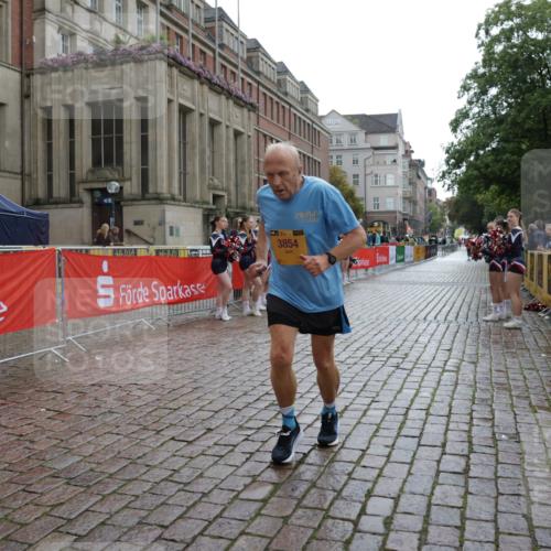 13.09.2026 - Kiel Lauf Yannick Fuchs http://msf.ph/oto/10432248 13.09.2026 11:20:27 Ziel 562, 3854, 6116, 2913, 4598, 10950, 562, 3854 meine-sportfotos.de