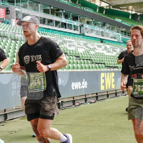 13.09.2026 - 21. swb-Marathon Bremen Michael Burmester http://msf.ph/oto/10432249 13.09.2026 13:04:36 Laufen im Stadion 178, 209, 210, 323, 488, 534, 536, 565, 596, 647, 725, 762, 881, 940, 1073, 1239, 1243, 1307, 1308, 1343, 1373, 1456, 1458, 1479, 1627, 1649, 1653, 1656, 1687, 1771, 1780, 1914, 1932, 1941, 2023, 2089, 2126, 2223, 2241, 2301, 2369, 2430, 2434, 2452, 2602, 2625, 2723, 2742, 2764, 2851, 2867, 2872, 2891, 2910, 2919, 2934, 2957, 2959, 2977, 2985, 3028, 3030, 3135, 3217, 3278, 3320, 3343, 3360, 3402, 3419, 3425, 3454, 3510, 3521, 3579, 3597, 3618, 3796, 3846, 3859, 3909, 242 meine-sportfotos.de