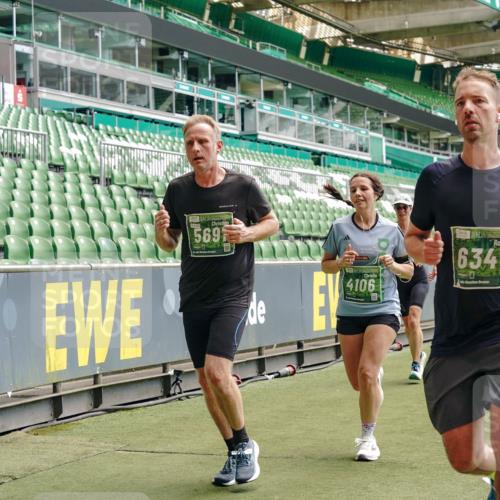 13.09.2026 - 21. swb-Marathon Bremen Michael Burmester http://msf.ph/oto/10432283 13.09.2026 13:04:37 Laufen im Stadion 178, 209, 210, 323, 488, 534, 536, 565, 596, 647, 725, 762, 881, 940, 1073, 1239, 1243, 1307, 1308, 1343, 1373, 1456, 1458, 1479, 1627, 1649, 1653, 1656, 1687, 1771, 1780, 1914, 1932, 1941, 2023, 2089, 2126, 2223, 2241, 2301, 2369, 2430, 2434, 2452, 2602, 2625, 2723, 2742, 2764, 2851, 2867, 2872, 2891, 2910, 2919, 2934, 2957, 2959, 2977, 2985, 3028, 3030, 3217, 3278, 3320, 3343, 3360, 3402, 3419, 3425, 3454, 3510, 3521, 3579, 3597, 3618, 3796, 3846, 3859, 3909, 242 meine-sportfotos.de