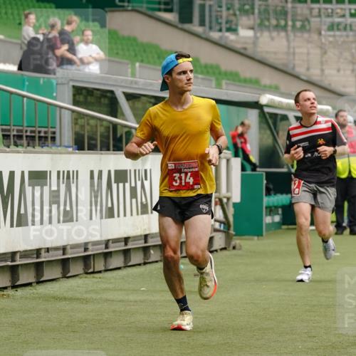 13.09.2026 - 21. swb-Marathon Bremen Michael Burmester http://msf.ph/oto/10432314 13.09.2026 12:29:20 Laufen im Stadion 314, 358, 520, 547, 553, 574, 649, 719, 858, 934, 959, 1161, 1253, 1256, 1391, 1428, 1525, 1724, 1783, 3662, 206, 322, 447, 814, 841, 875, 968, 1187, 1313, 1544, 1840, 2044, 2143 meine-sportfotos.de