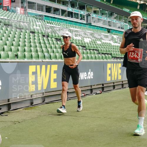 13.09.2026 - 21. swb-Marathon Bremen Michael Burmester http://msf.ph/oto/10432353 13.09.2026 13:04:39 Laufen im Stadion 178, 209, 210, 323, 488, 534, 536, 565, 596, 647, 725, 762, 881, 940, 1073, 1239, 1243, 1307, 1308, 1343, 1373, 1456, 1458, 1479, 1627, 1649, 1653, 1656, 1687, 1771, 1780, 1914, 1932, 1941, 2023, 2089, 2126, 2223, 2241, 2301, 2369, 2430, 2434, 2452, 2602, 2625, 2723, 2742, 2764, 2851, 2867, 2872, 2891, 2910, 2919, 2934, 2957, 2959, 2977, 2985, 3028, 3030, 3217, 3278, 3320, 3343, 3360, 3402, 3419, 3425, 3444, 3454, 3510, 3521, 3579, 3597, 3618, 3796, 3846, 3859, 3909, 242 meine-sportfotos.de