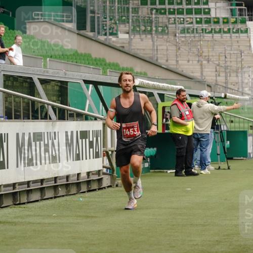 13.09.2026 - 21. swb-Marathon Bremen Michael Burmester http://msf.ph/oto/10432439 13.09.2026 12:29:57 Laufen im Stadion 314, 520, 547, 719, 858, 934, 959, 1168, 1214, 1428, 1453, 5212, 6485, 103, 206, 238, 322, 447, 841, 875, 968, 1187, 1840, 2044, 2143 meine-sportfotos.de