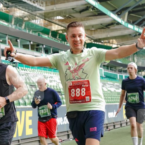 13.09.2026 - 21. swb-Marathon Bremen Michael Burmester http://msf.ph/oto/10432504 13.09.2026 13:29:45 Laufen im Stadion 171, 220, 297, 405, 422, 476, 685, 729, 754, 767, 986, 1079, 1217, 1242, 1270, 1298, 1325, 1384, 1615, 1633, 1634, 1741, 1777, 1810, 1811, 1886, 1983, 2238, 2242, 2249, 2263, 2326, 2365, 2436, 2449, 2472, 2546, 2574, 2593, 2615, 2738, 2740, 2743, 2830, 2862, 2868, 2869, 2871, 2924, 2991, 3020, 3053, 3061, 3129, 3154, 3227, 3238, 3274, 3286, 3321, 3361, 3563, 3594, 3595, 3605, 3678, 3694, 3755, 3758, 3798, 3826, 3853, 3898, 3929, 3953, 3965, 3971, 3987, 4011, 4056, 4108 meine-sportfotos.de