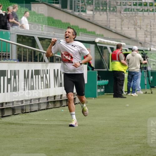 13.09.2026 - 21. swb-Marathon Bremen Michael Burmester http://msf.ph/oto/10432515 13.09.2026 12:30:06 Laufen im Stadion 314, 520, 547, 719, 858, 934, 959, 1168, 1214, 1453, 5212, 6485, 103, 206, 238, 322, 447, 841, 875, 968, 1187, 1840, 2032, 2044, 2143 meine-sportfotos.de