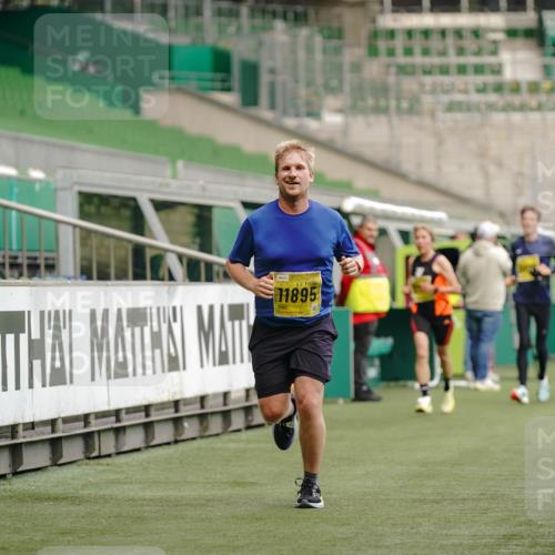 13.09.2026 - 21. swb-Marathon Bremen Michael Burmester http://msf.ph/oto/10432560 13.09.2026 10:23:53 Laufen im Stadion 10235, 10328, 10341, 10441, 10520, 10575, 10592, 10618, 10782, 10972, 11042, 11127, 11143, 11198, 11201, 11227, 11373, 11426, 11628, 11630, 11632, 11713, 11721, 11779, 11826, 11895, 11903, 12053, 12144, 12209, 12246, 12339, 12370, 12395, 12404, 12442, 12468, 12469, 12477, 12525, 13513, 13519, 13520, 13556, 13563, 13566, 13580, 13584, 13585, 13586, 13616, 13641, 13642, 10366, 13530, 13541 meine-sportfotos.de