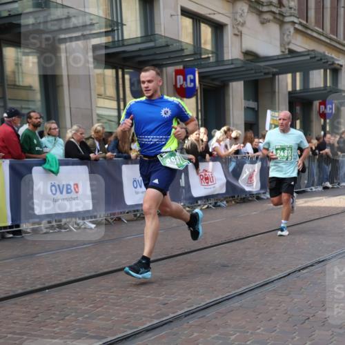 13.09.2026 - 21. swb-Marathon Bremen Strokosch-Dieckow http://msf.ph/oto/10432627 13.09.2026 13:12:12 Ziel 899, 1517, 2362, 2480, 3054, 3362, 3830, 4560, 4879, 5416, 6796, 7328, 8981, 9775, 9803, 493, 863, 2444, 2447, 2820, 3336, 3703, 3830, 4283, 4698, 5521, 5893, 5940, 6107, 6739, 7521, 7621, 13013 meine-sportfotos.de
