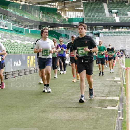 13.09.2026 - 21. swb-Marathon Bremen Michael Burmester http://msf.ph/oto/10432682 13.09.2026 13:29:51 Laufen im Stadion 171, 220, 297, 405, 422, 476, 685, 729, 754, 767, 986, 1079, 1217, 1242, 1270, 1298, 1325, 1384, 1615, 1633, 1634, 1741, 1777, 1810, 1811, 1886, 1983, 2238, 2242, 2249, 2263, 2326, 2365, 2436, 2449, 2472, 2546, 2593, 2615, 2738, 2740, 2743, 2830, 2862, 2868, 2869, 2871, 2924, 2991, 2994, 3020, 3053, 3061, 3129, 3154, 3227, 3238, 3274, 3286, 3321, 3361, 3563, 3594, 3595, 3605, 3678, 3694, 3755, 3758, 3798, 3853, 3876, 3898, 3929, 3953, 3965, 3971, 3987, 4011, 4056 meine-sportfotos.de