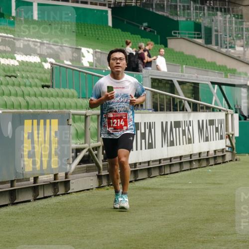13.09.2026 - 21. swb-Marathon Bremen Michael Burmester http://msf.ph/oto/10432701 13.09.2026 12:30:31 Laufen im Stadion 314, 520, 547, 858, 934, 1168, 1214, 1357, 1453, 1639, 4474, 5212, 6485, 8285, 103, 206, 238, 322, 420, 841, 875, 1161, 1352, 1840, 1917, 2032, 4264 meine-sportfotos.de
