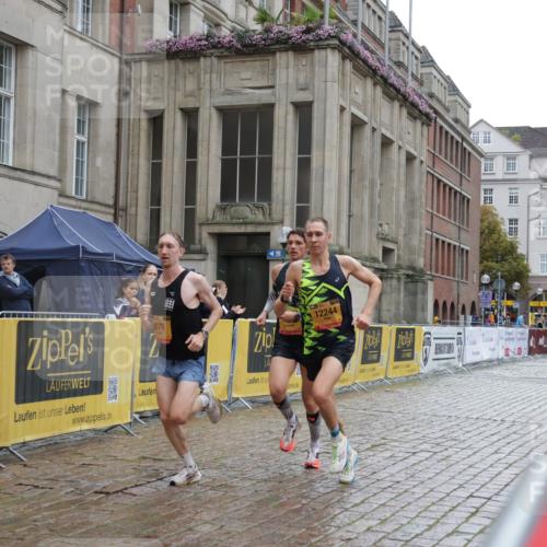 13.09.2026 - Kiel Lauf Yannick Fuchs http://msf.ph/oto/10432726 13.09.2026 11:23:59 Ziel 7002, 11523, 11523, 2032, 7693 meine-sportfotos.de